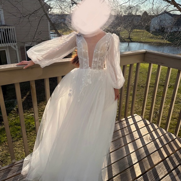 NEW With Tag A-Line V-Neck Sweep Train Tulle Wedding Dress With Lace US2 - Picture 4 of 14